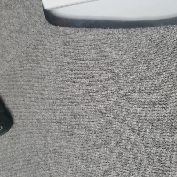 Garnet Hill Cashmere Shirttail Sweater Size Medium Grey Lace Bottom - Picture 11 of 14